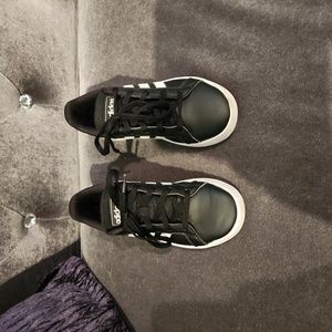 kids Adidas Grand Court shoes